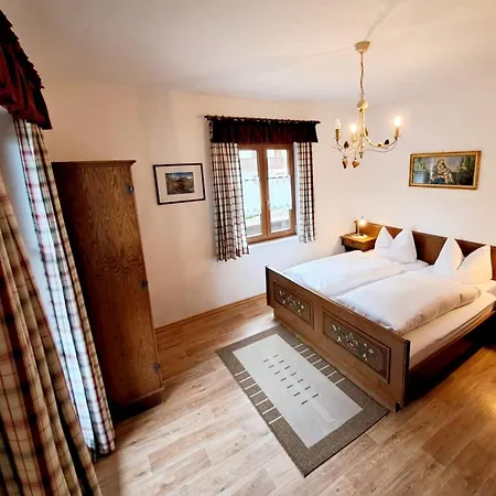 Etzerschloessl Guest house 3*